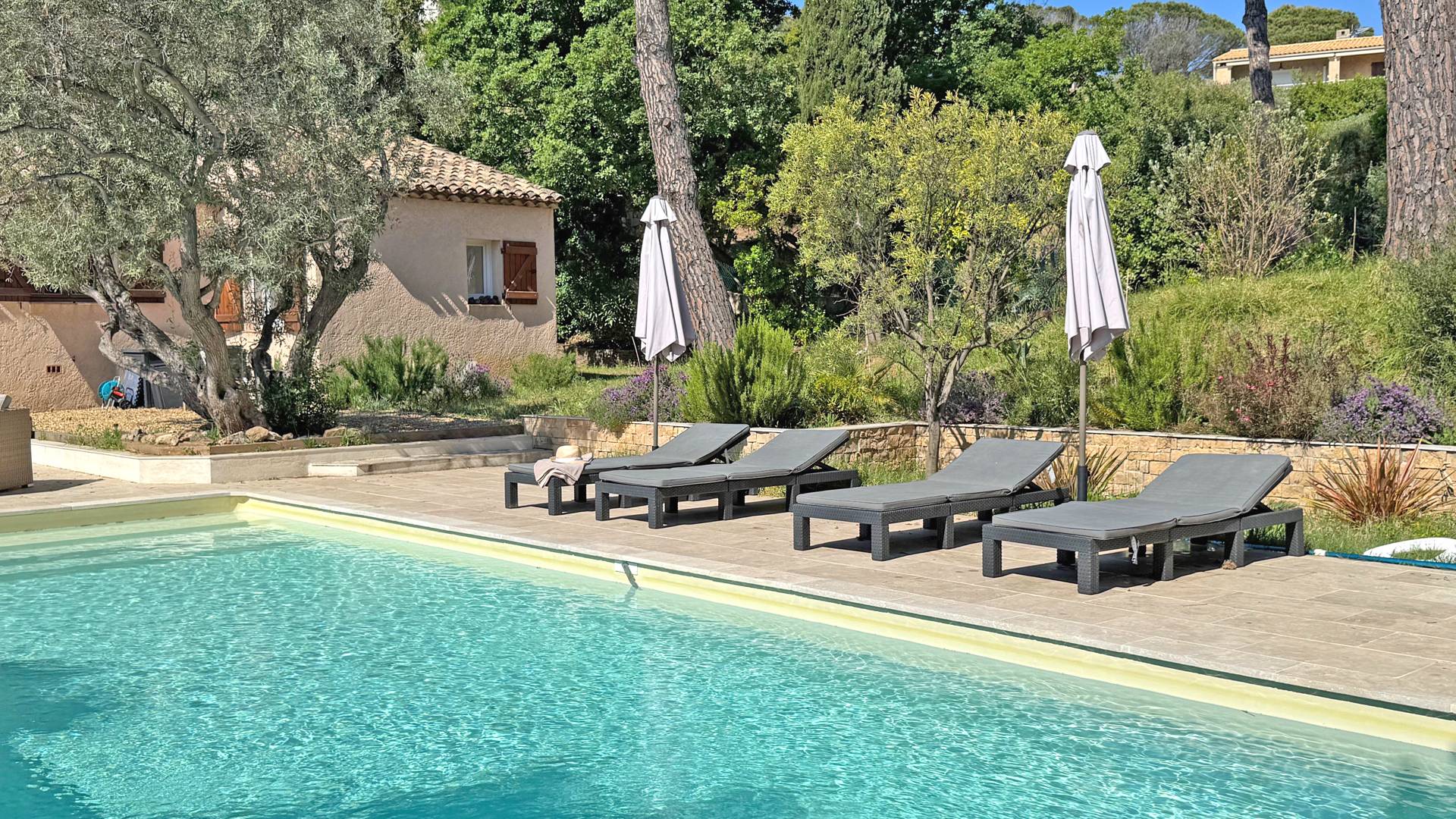Domaine de la Garonnette ( )