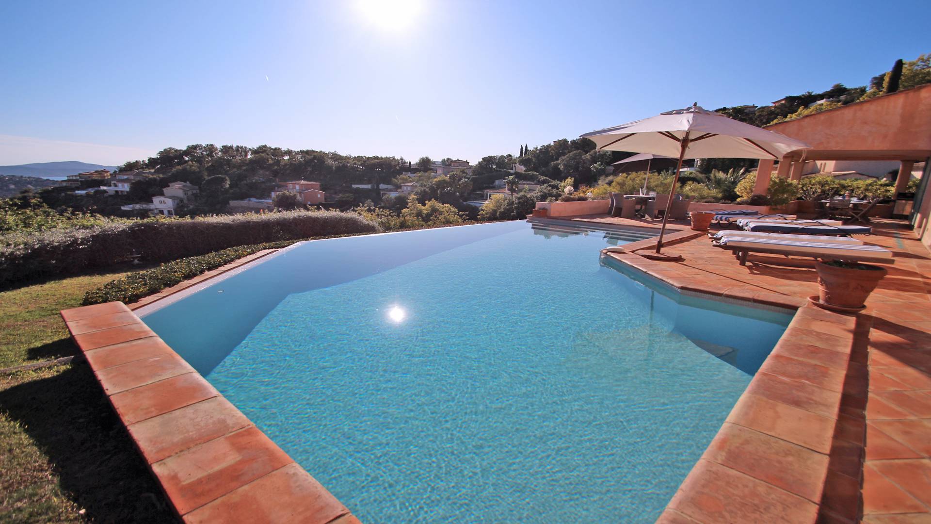 Location Villa avec piscine 10 personnes STE MAXIME 83120 VILLA SCENIC GOLF