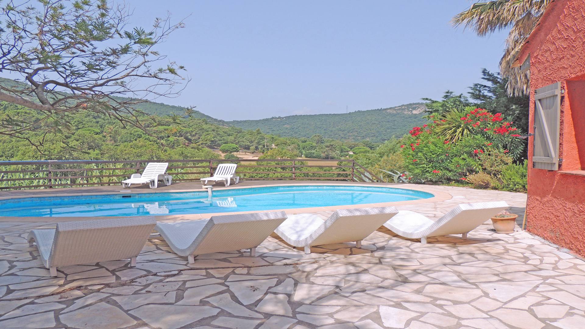 Location Villa avec piscine LE PLAN DE LA TOUR