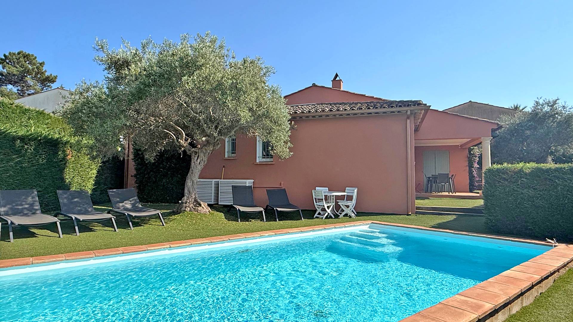 Location Villa avec piscine STE MAXIME