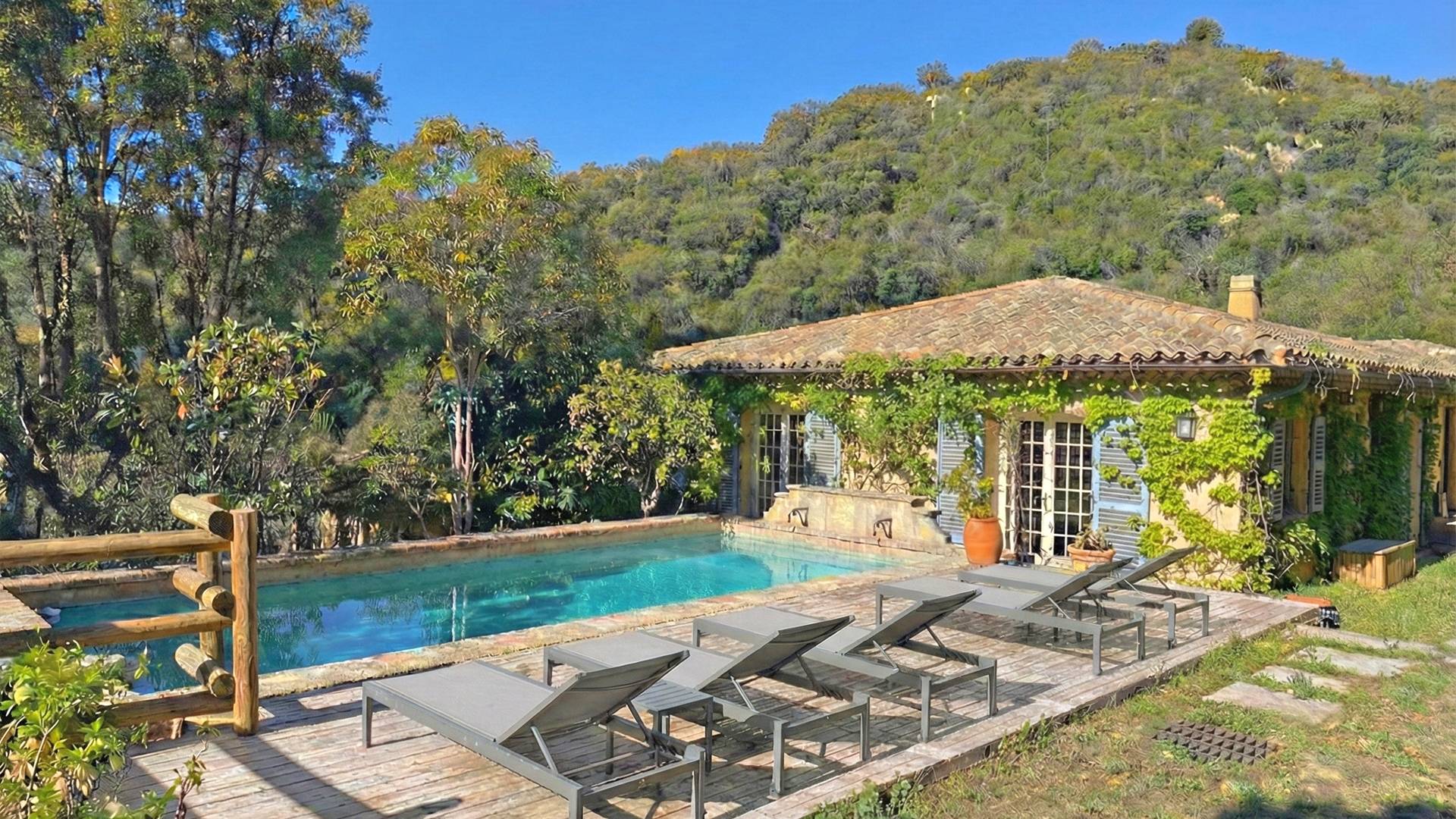 Location Villa avec piscine GRIMAUD